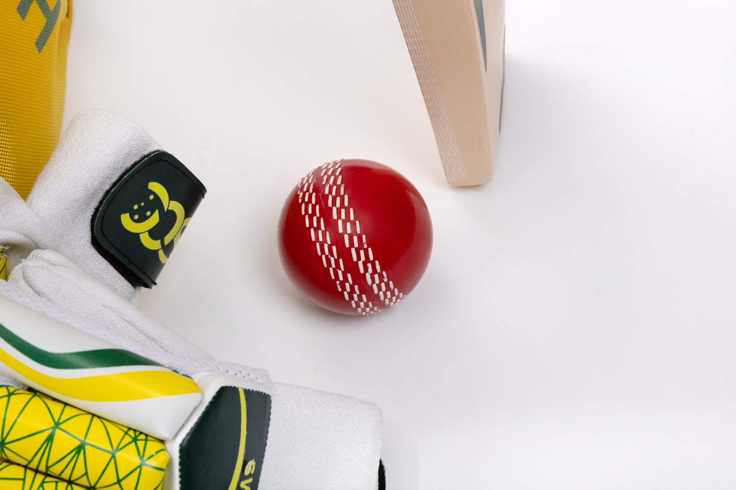 SWITCH Youth Cricket Kit