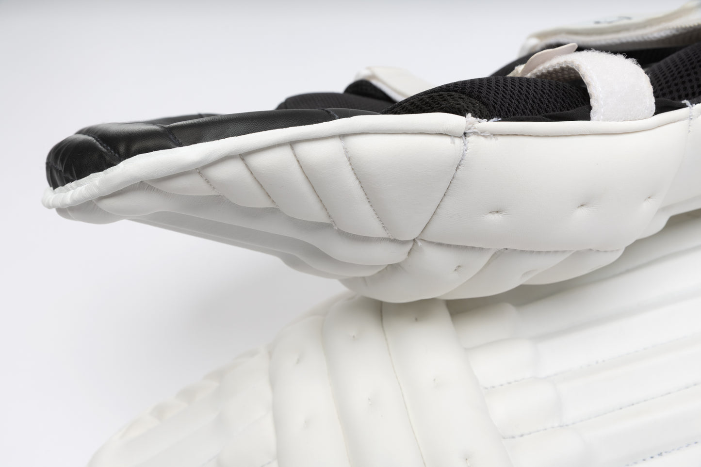 SWITCH Players Batting Pads