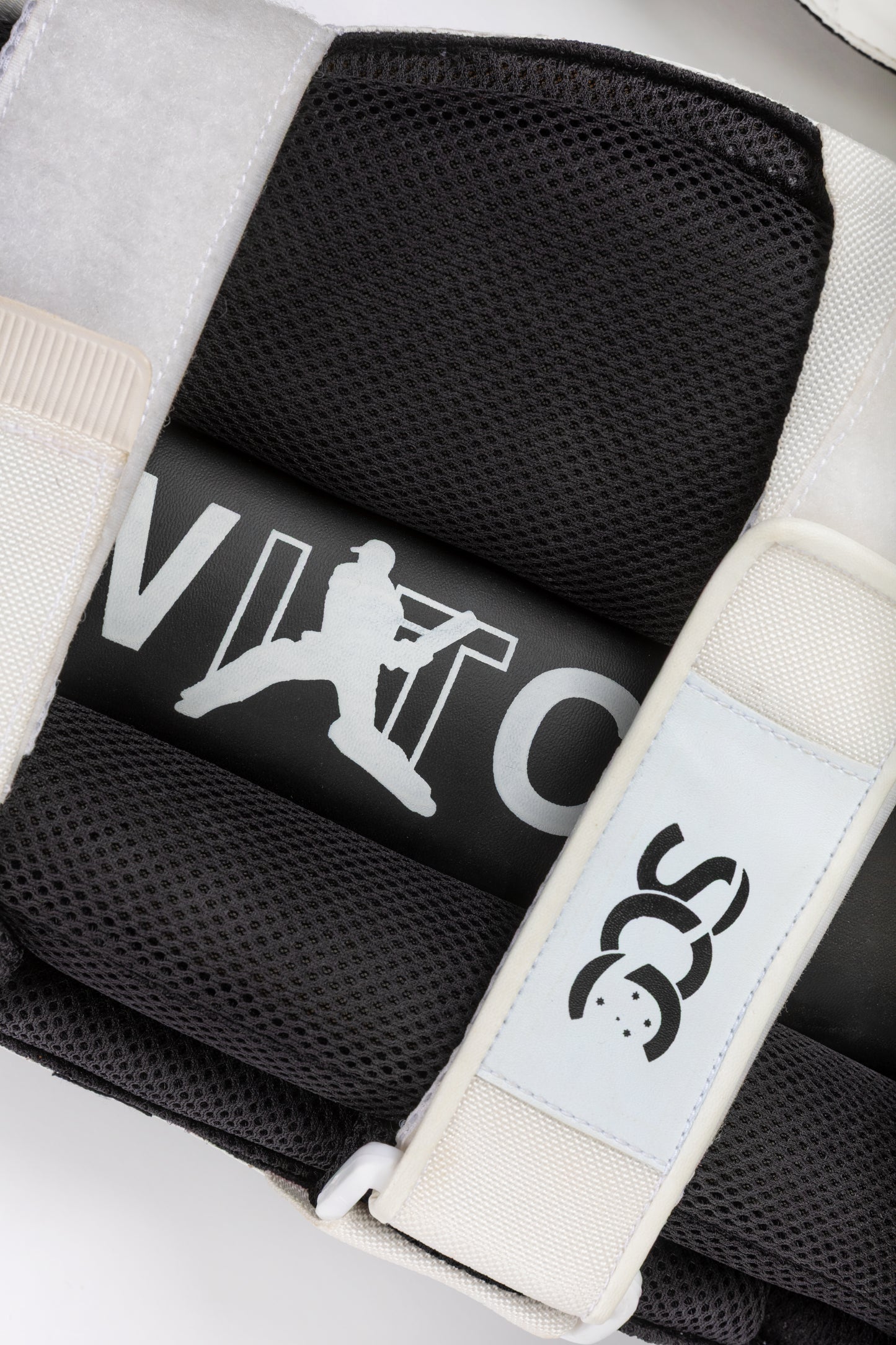 SWITCH Players Batting Pads